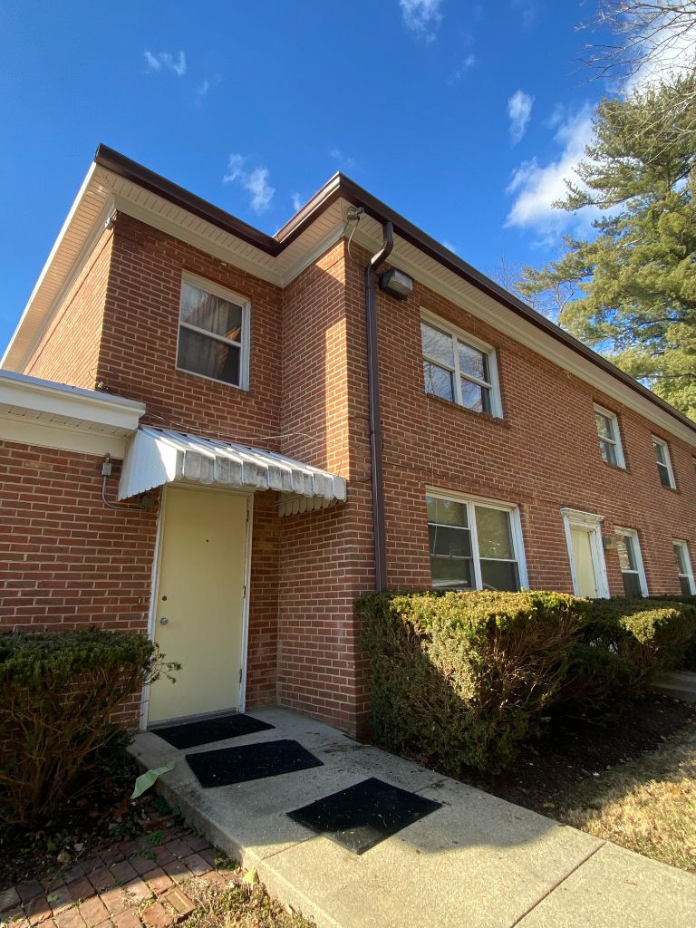 Commercial gutter installation